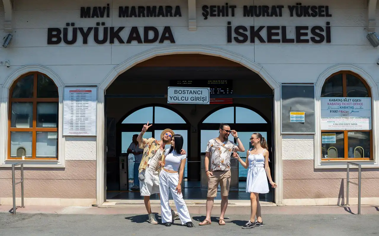 Princes Islands Day Tour: Kınalıada & Büyükada - Image 7