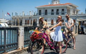 Princes Islands Day Tour: Kınalıada & Büyükada