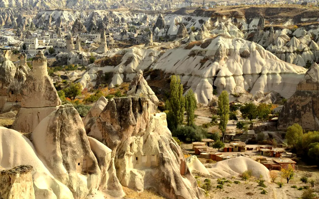 Green Tour with Lunch, Tickets & Hotel Transfers - Image 7