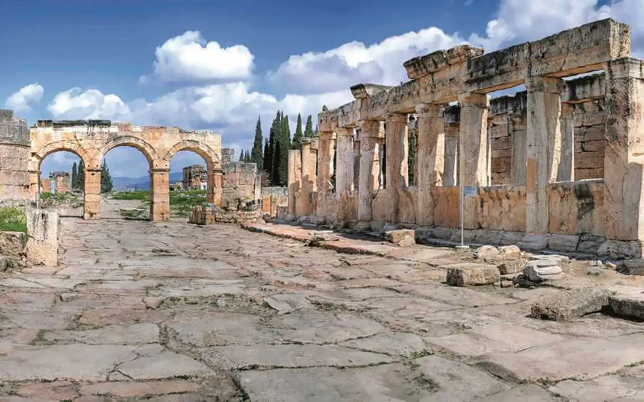 Pamukkale's Thermal Pools and Travertine Terraces - Image 2