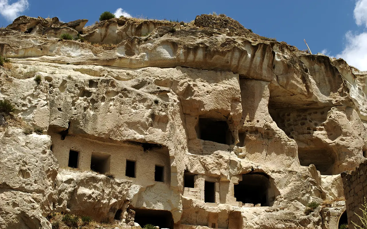 Red Tour with Lunch & Museum Tickets Small Group - Image 3