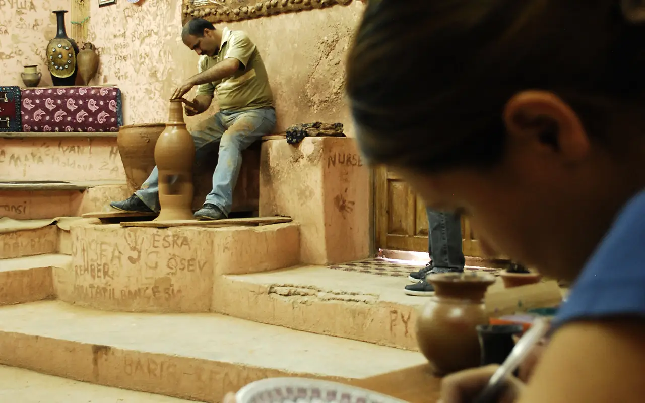 Red Tour with Lunch & Museum Tickets Small Group - Image 6